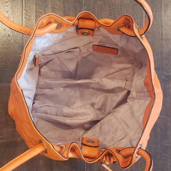 MICHAEL KORS TANGERINE LEATHER HANDBAG - Picture 3 of 7